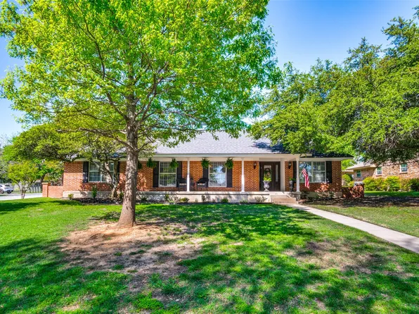 1202 S Stratton St, Decatur, TX 76234