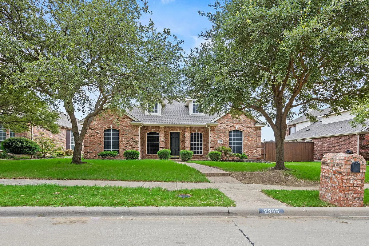 Building Photo - 2355 Barret Dr