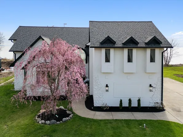 204 McGettigan Ln, Kelleys Island, OH 43438