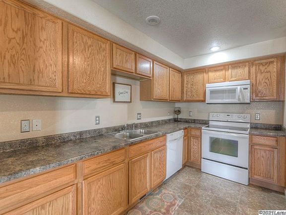 2nd image of 4229 Moraine St