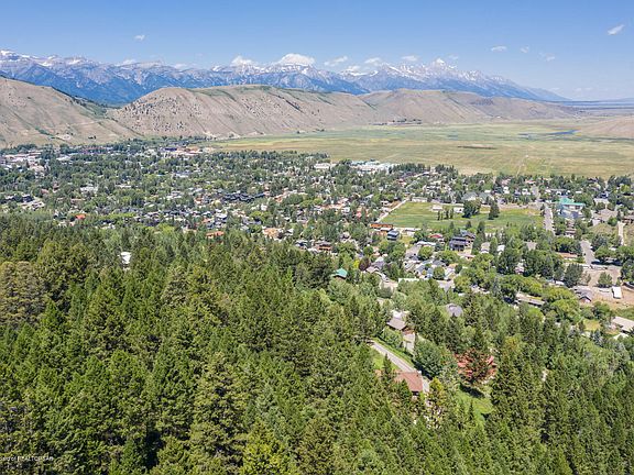 3rd image of 1040 Upper Cache Creek Dr