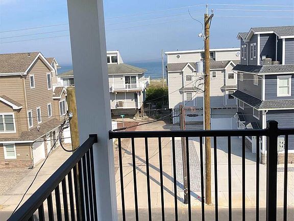 3rd image of 5104 Pleasure Ave