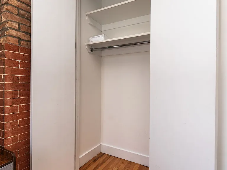 886 Jefferson Ave #A — Photo 4