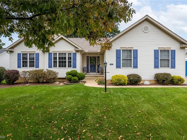 2953 Brookfield Dr, Barberton, OH 44203