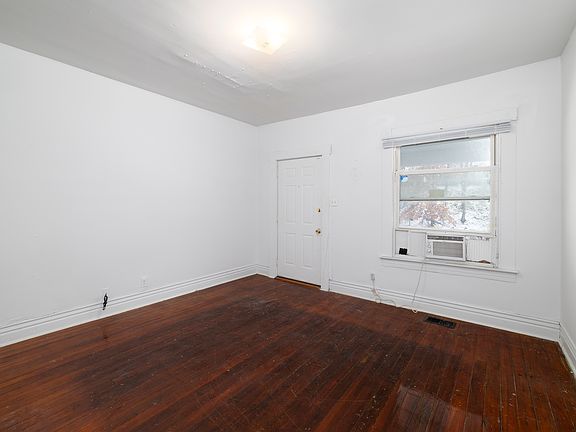 4th image of 437 S 32nd St