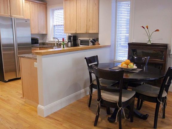 4th image of 390-392 Franklin St Unit 1