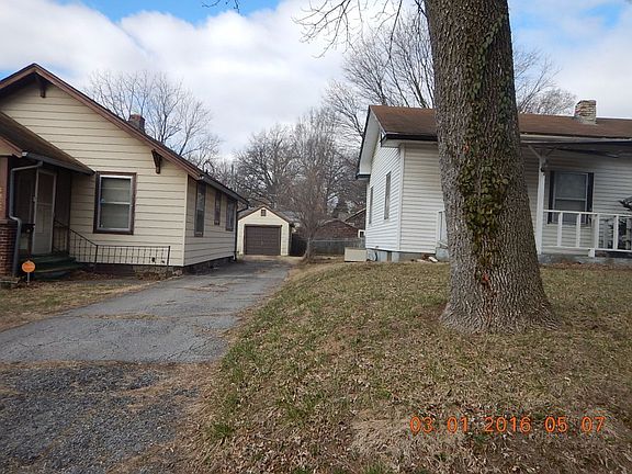 3rd image of 1810 S Maywood Ave