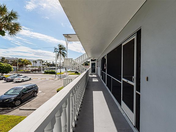 2nd image of 490 SE 19th Avenue #203