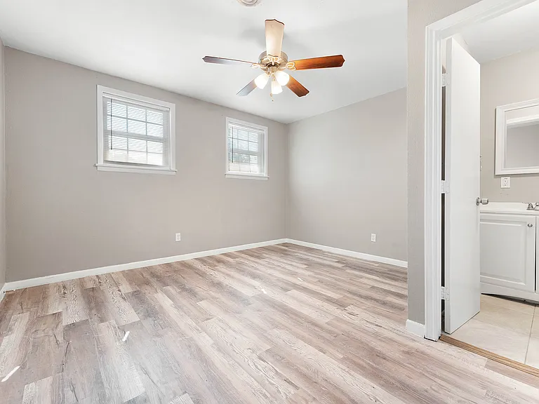 3430 Sockwell Blvd — Photo 5