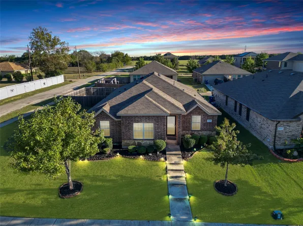 3028 Iris Dr, Lancaster, TX 75146
