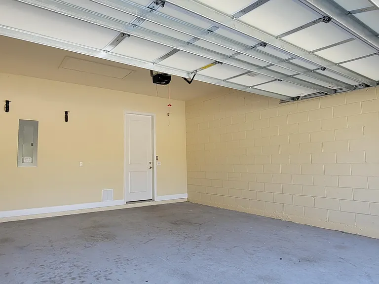 1028 Kilkenny Ln — Photo 17