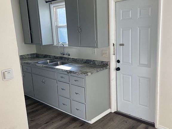 2nd image of 289 W Tujunga Ave