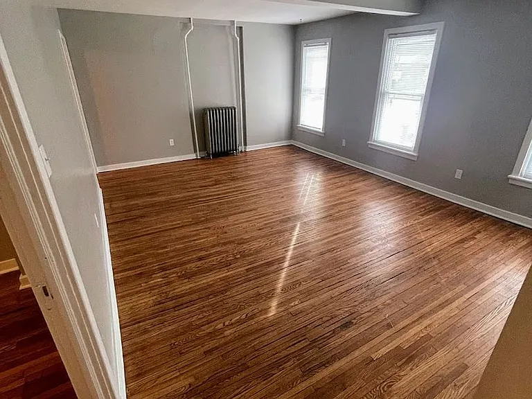 1014 Logan Ave — Photo 2