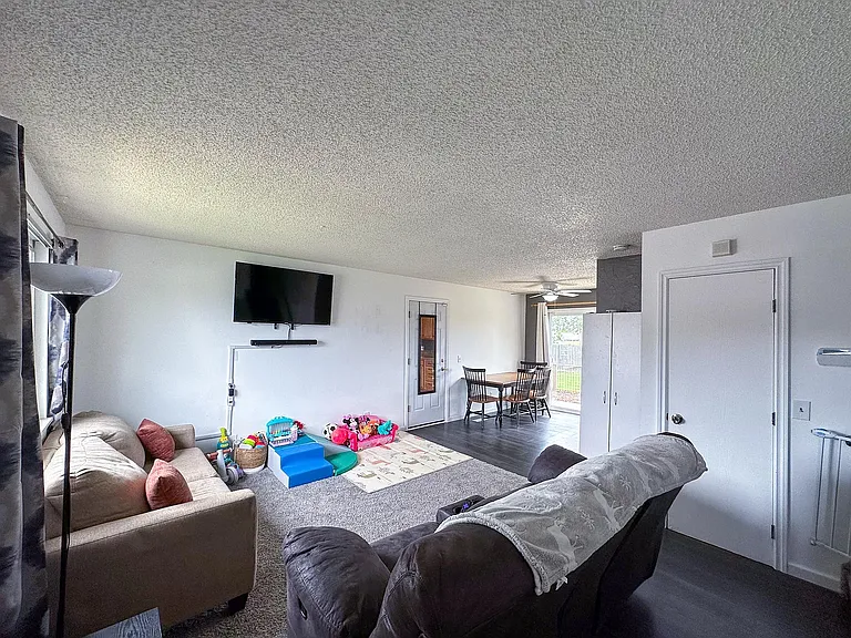 2020 Farnsworth Dr — Photo 6