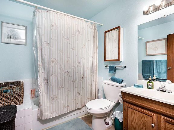 5th image of 109 Frances Ave