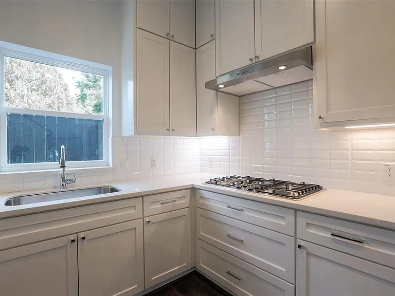 7714 Jacquelyn Oaks Rd — Photo 8