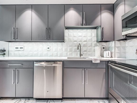 5th image of 3030 McKinney Ave APT 105