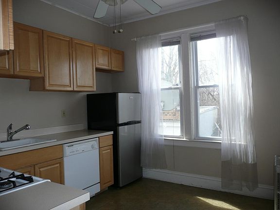 4th image of 51 Spruce St #A