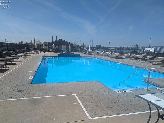 2nd image of 401 W Shoreline Dr Unit 316
