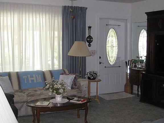 Inviting living room!
