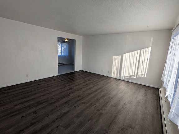 3rd image of 901 22nd St NE APT 1