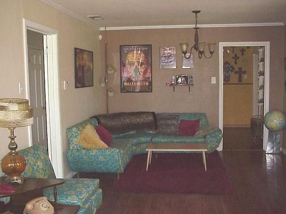 4th image of 4082 Potomac Ave