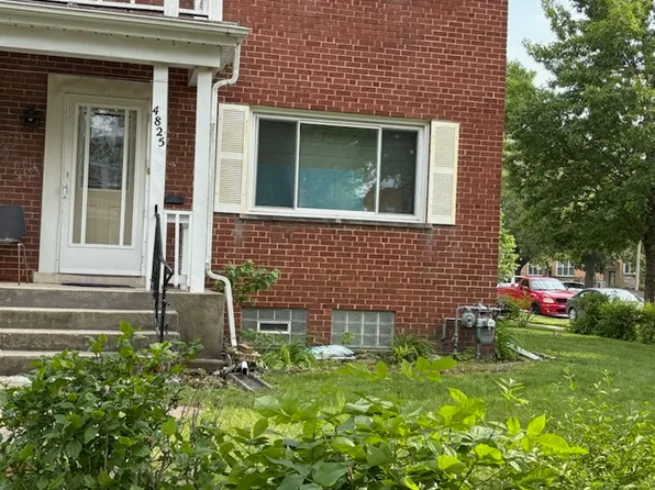 4825 Davis St, Skokie, IL 60077
