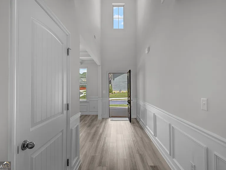 2000 Carolyn Dixon Way — Photo 3