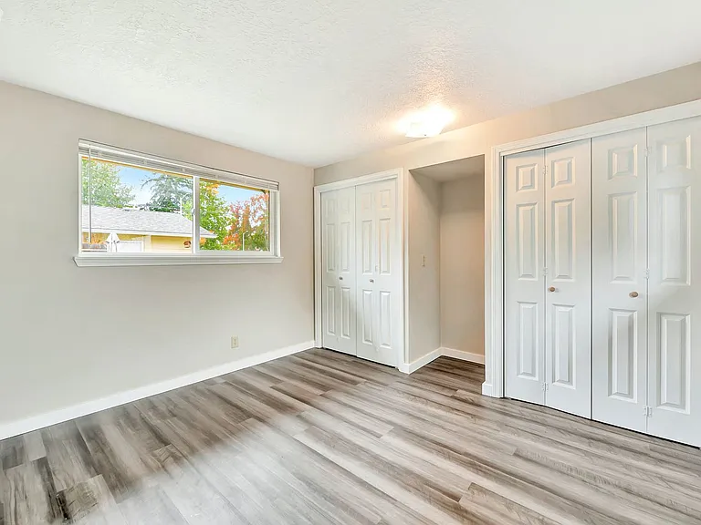 Savage / Ellis Duplex — Photo 30