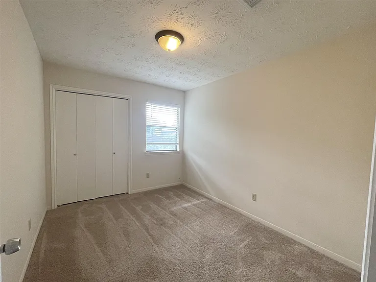 1907 Liberty Point Ln — Photo 9