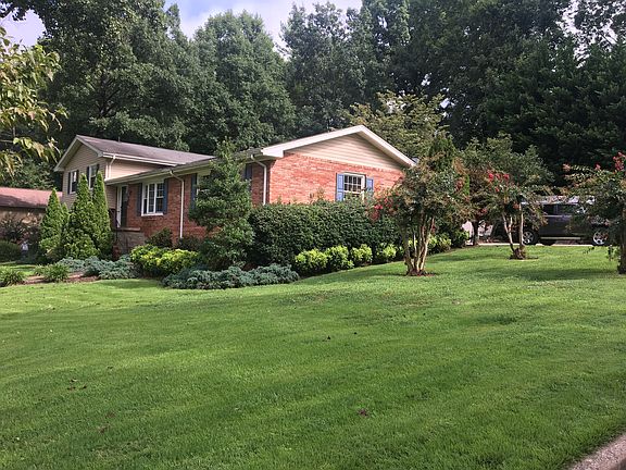 2nd image of 100 Ervingdale Ln