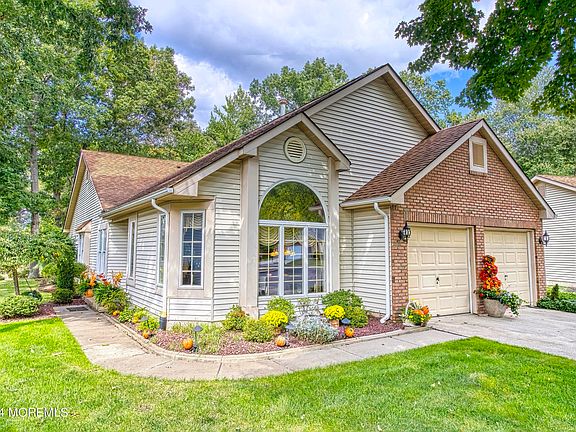 2nd image of 1554 Snowberry Court