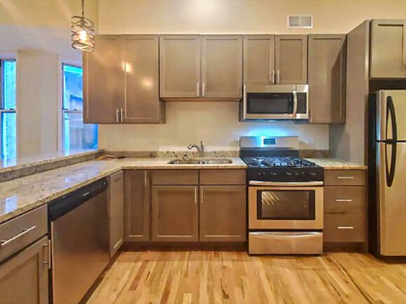 2nd image of 1463 W Chicago Ave APT 2