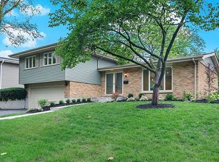 868 Hawthorne Cir, Lombard, IL