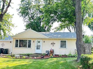 400 Birchwood Dr, Antioch, IL 60002