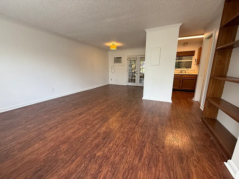 1819 Wedgewood Ave — Photo 3
