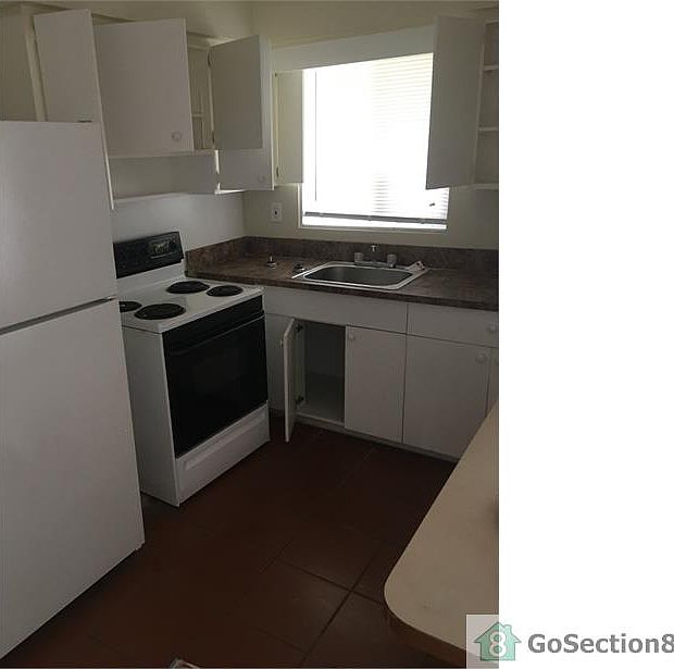 2nd image of 433 NW 43rd Ct APT 4