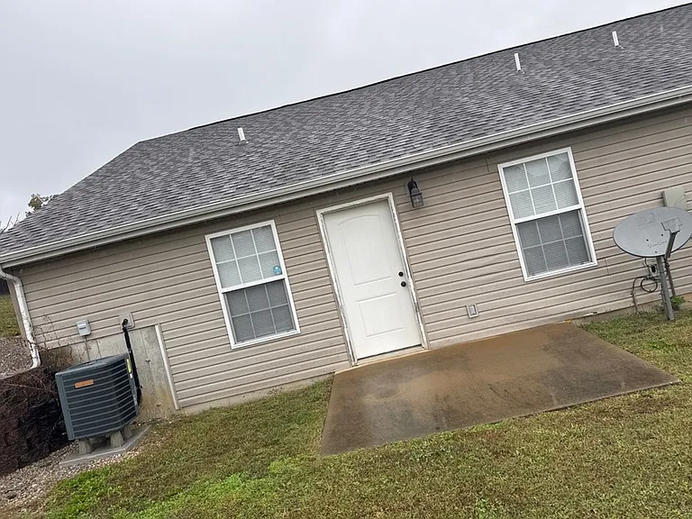 165 Lyle Curtis Cir — Photo 2