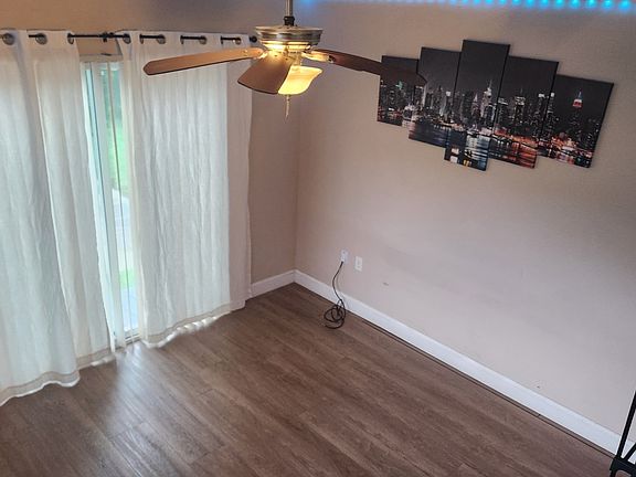 3rd image of 27715 Tennessee St