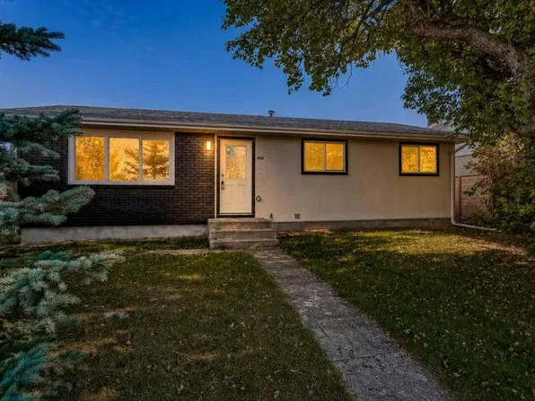 9532 SW Allison Dr SE, Calgary, AB T2J 1B5