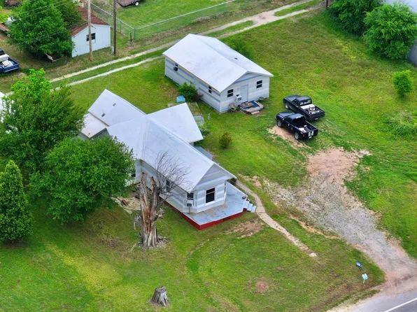 502 S Main St, Tonkawa, OK 74653