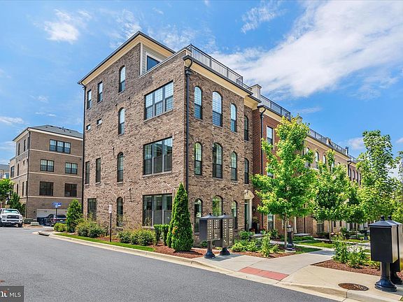 4th image of 610 Leigh Way