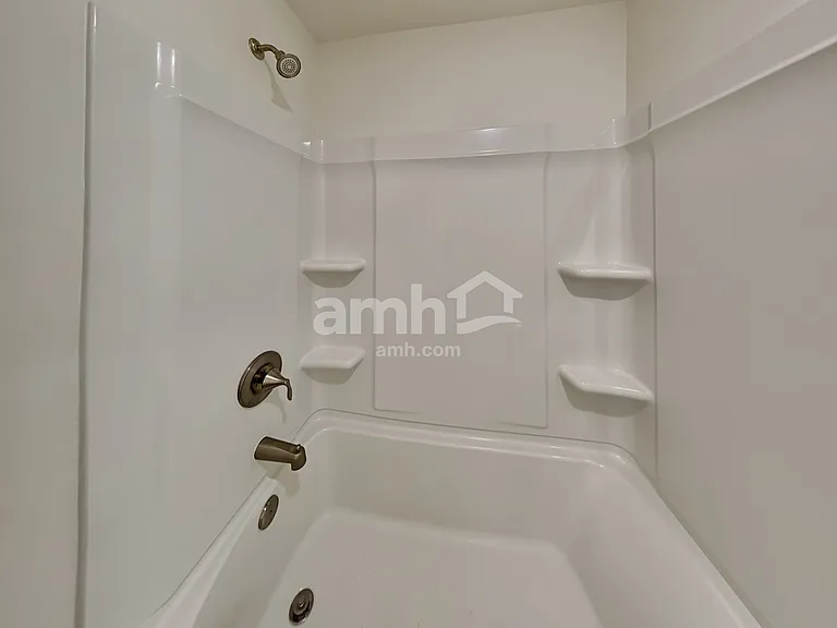5085 Hudson Valley Dr — Photo 21