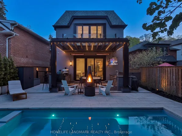 211 S Kingsway Way, Toronto, ON M6S 3T8