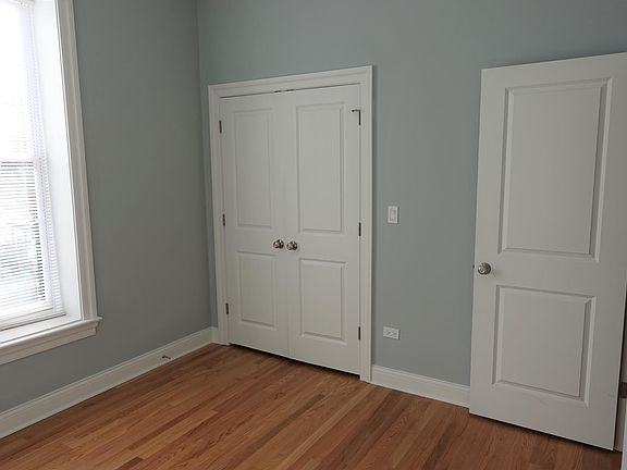 5th image of 2350 W Belle Plaine Ave #2F