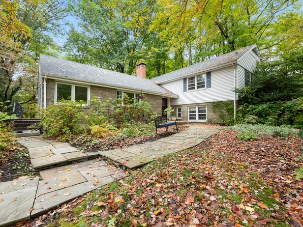 94 Richmond Lane, West Hartford, CT 06117