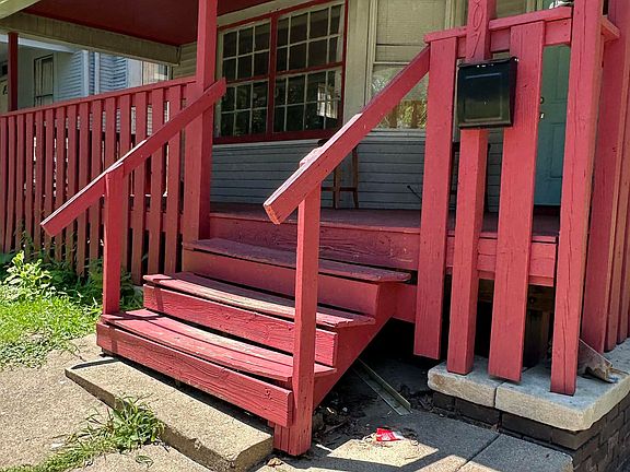 3rd image of 1607 N Bigelow St