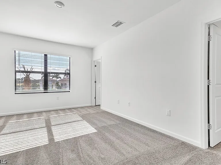 1424 Weeping Willow Ct — Photo 9