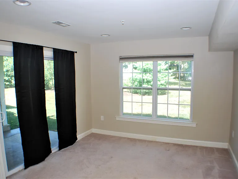 209 Moore Ct — Photo 24