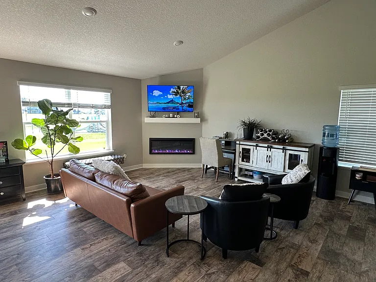 566 Greywood Blvd SW — Photo 12